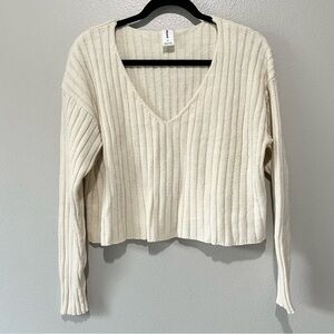 ABOUND- Neutral Cream V Neck Ribbed Sweater Size M